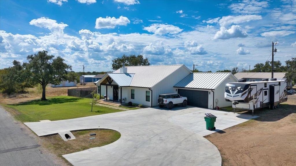 3411 Concho TRL, Kingsland, TX 78639