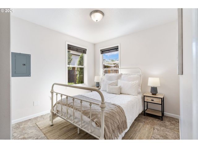 5317 Se BYBEE Blvd, Portland, OR 97206