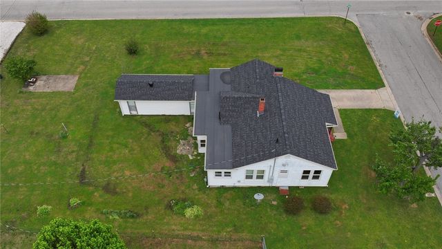 1112 10th Street, Rogers, AR 72756