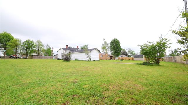 1112 10th Street, Rogers, AR 72756