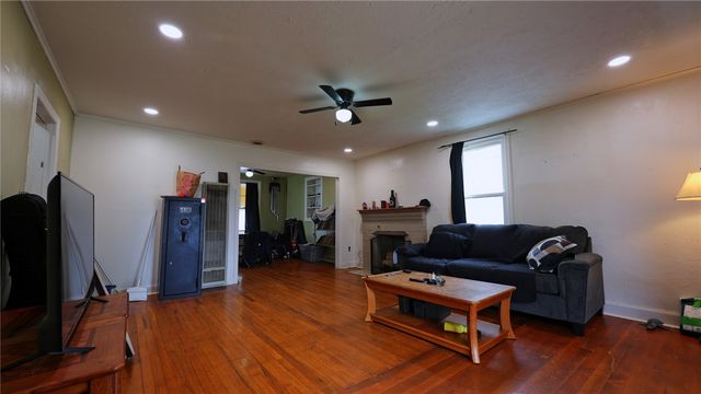 1112 10th Street, Rogers, AR 72756