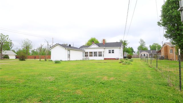 1112 10th Street, Rogers, AR 72756