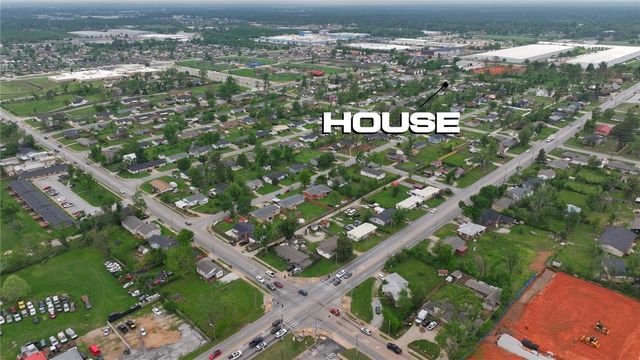 1112 10th Street, Rogers, AR 72756