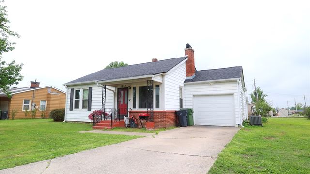 1112 10th Street, Rogers, AR 72756