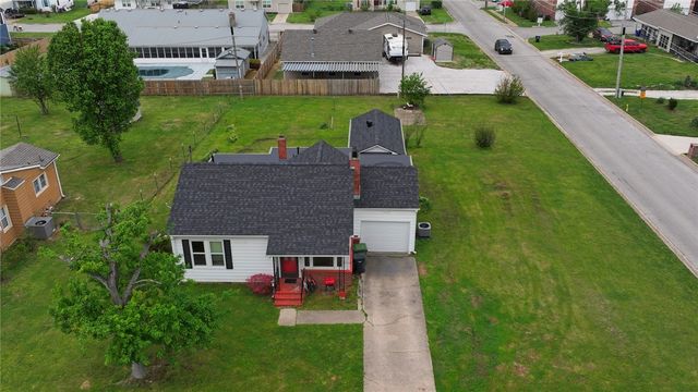 1112 10th Street, Rogers, AR 72756