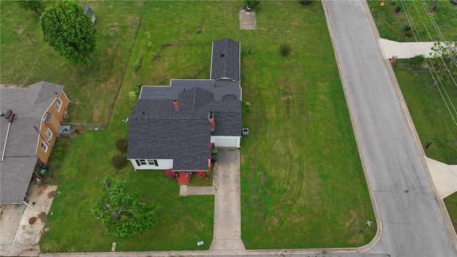 1112 10th Street, Rogers, AR 72756