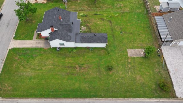 1112 10th Street, Rogers, AR 72756