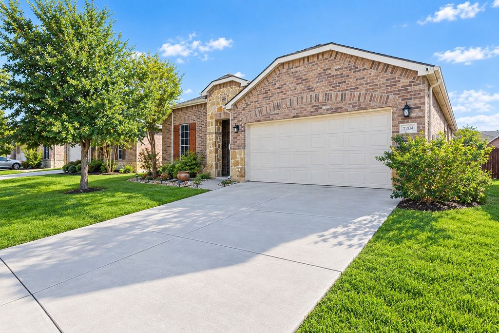 7704 Anatolian Way, Fort Worth, TX 76131 — photo 2