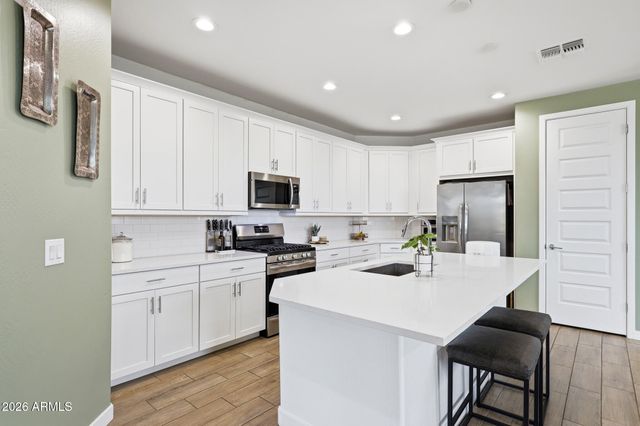 2208 E PALMDALE Lane, Gilbert, AZ 85298