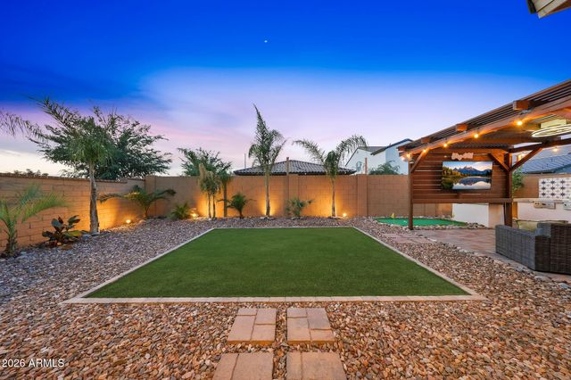 2208 E PALMDALE Lane, Gilbert, AZ 85298