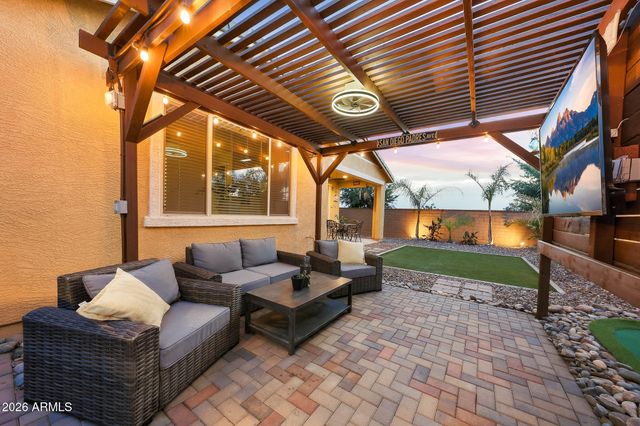 2208 E PALMDALE Lane, Gilbert, AZ 85298