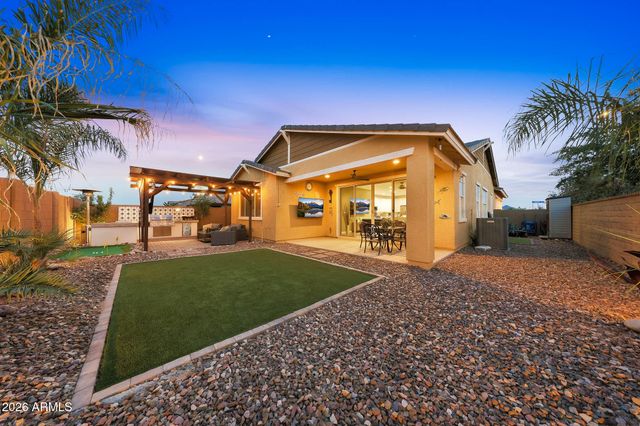 2208 E PALMDALE Lane, Gilbert, AZ 85298