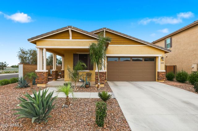 2208 E PALMDALE Lane, Gilbert, AZ 85298