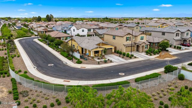 2208 E PALMDALE Lane, Gilbert, AZ 85298