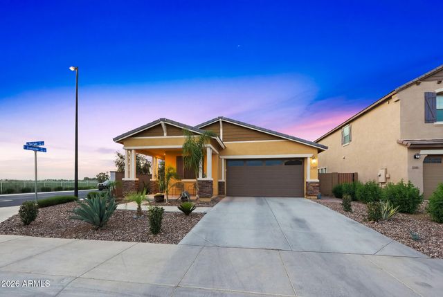 2208 E PALMDALE Lane, Gilbert, AZ 85298