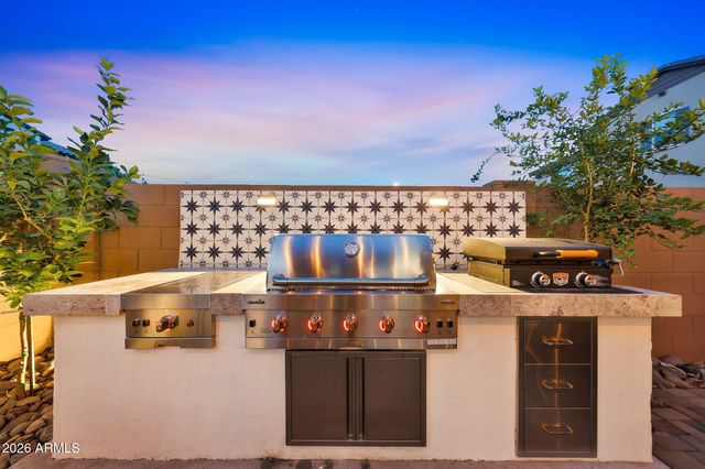 2208 E PALMDALE Lane, Gilbert, AZ 85298