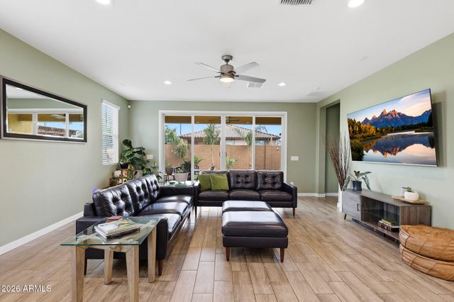 2208 E PALMDALE Lane, Gilbert, AZ 85298