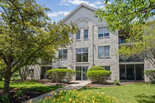 6855 Forestview Drive 1D, Oak Forest, IL 60452