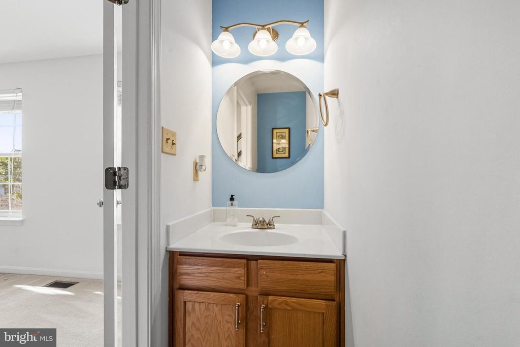 Image 16 of property listing at 7133 WYTHEVILLE CIR, Fredericksburg, VA 22407
