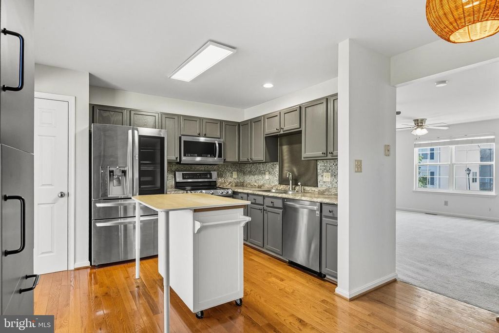 Image 20 of property listing at 7133 WYTHEVILLE CIR, Fredericksburg, VA 22407