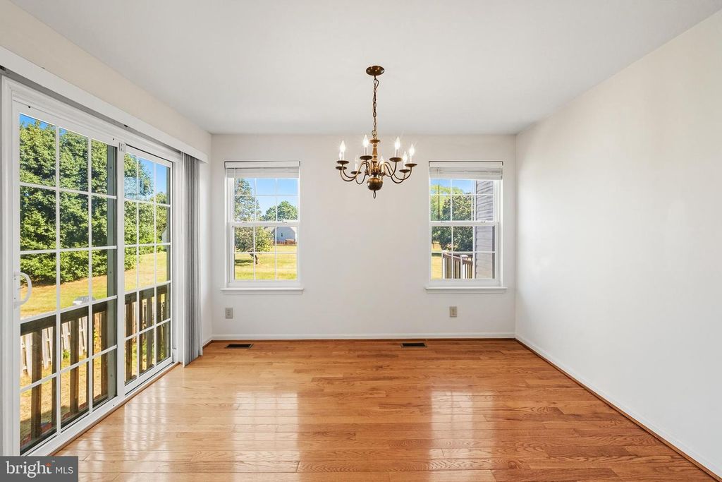 Image 22 of property listing at 7133 WYTHEVILLE CIR, Fredericksburg, VA 22407