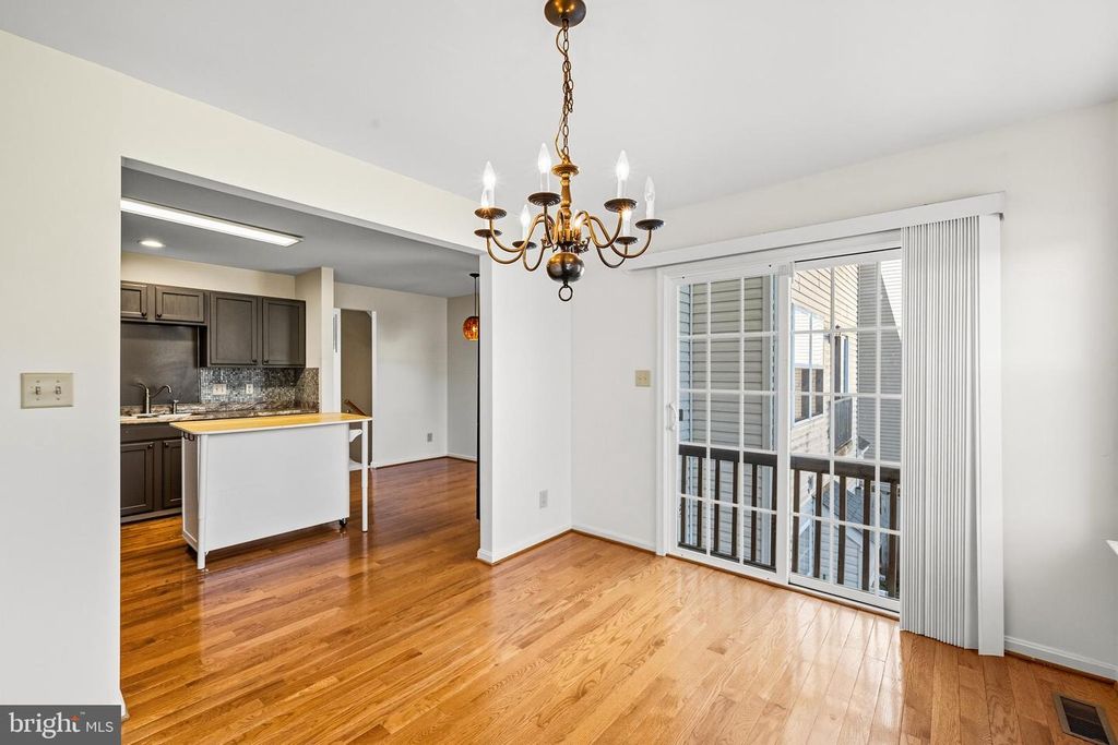 Image 23 of property listing at 7133 WYTHEVILLE CIR, Fredericksburg, VA 22407