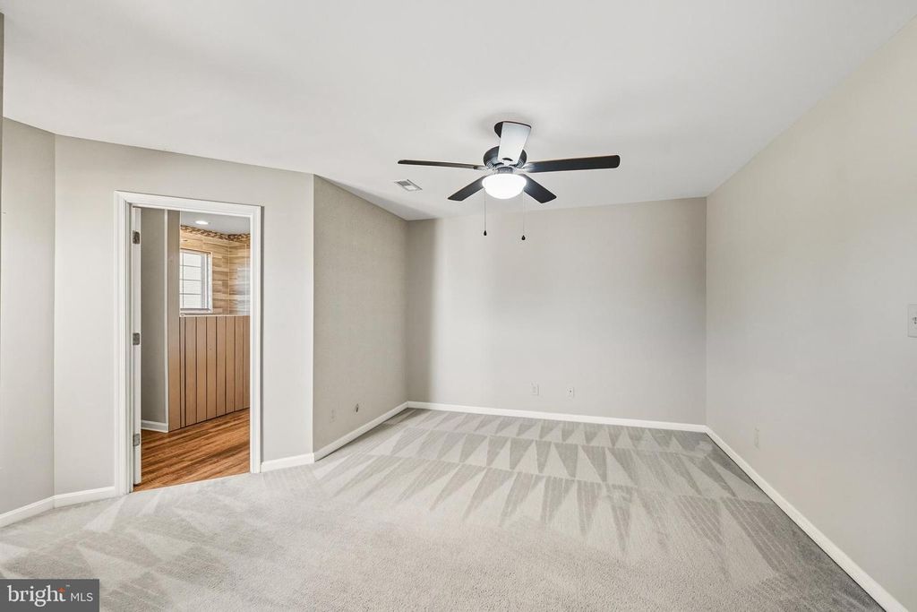 Image 26 of property listing at 7133 WYTHEVILLE CIR, Fredericksburg, VA 22407
