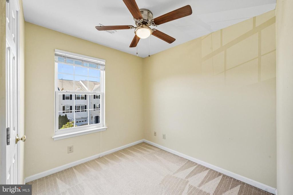 Image 31 of property listing at 7133 WYTHEVILLE CIR, Fredericksburg, VA 22407