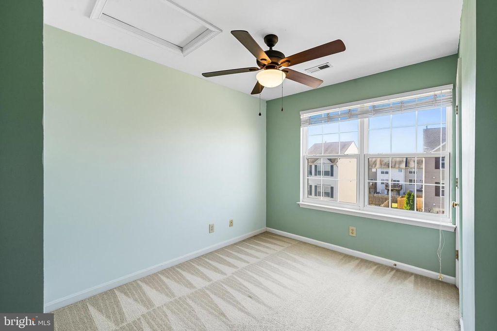 Image 32 of property listing at 7133 WYTHEVILLE CIR, Fredericksburg, VA 22407