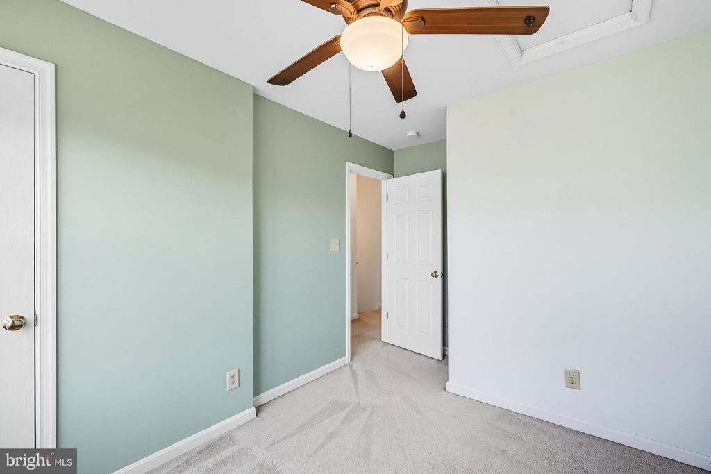 Image 33 of property listing at 7133 WYTHEVILLE CIR, Fredericksburg, VA 22407