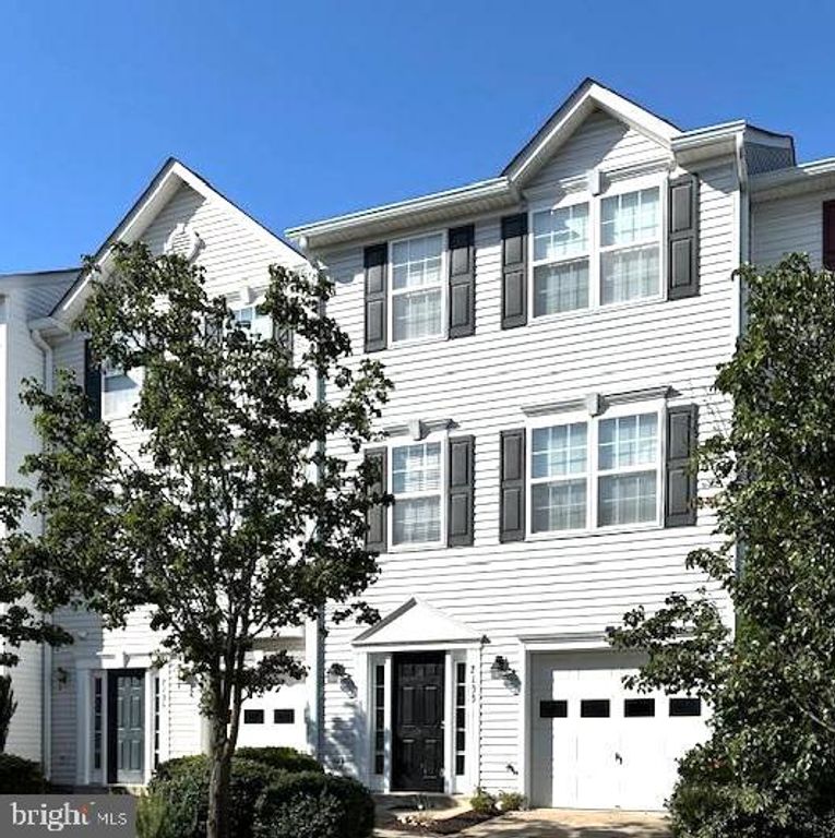 Image 4 of property listing at 7133 WYTHEVILLE CIR, Fredericksburg, VA 22407