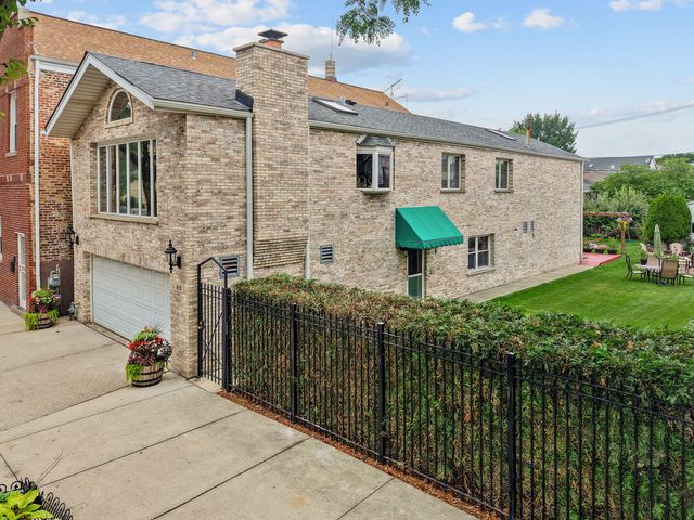 614 W 37th Street, Chicago, IL 60609