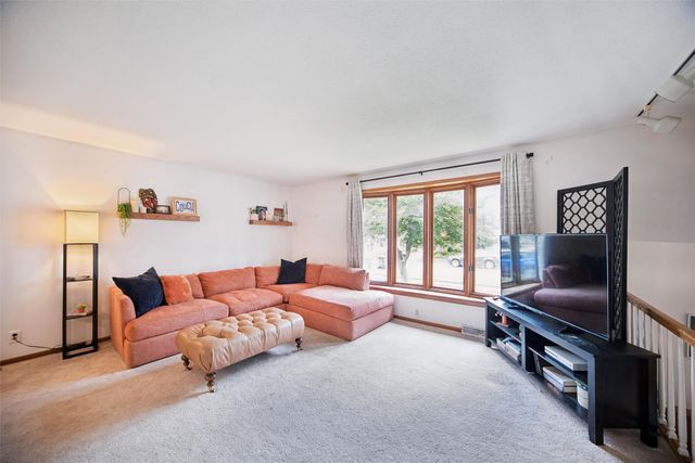 322 SE 10th Street, Ankeny, IA 50021