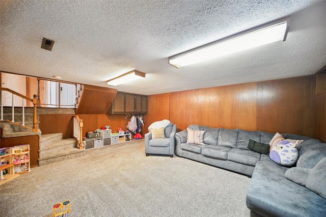 322 SE 10th Street, Ankeny, IA 50021