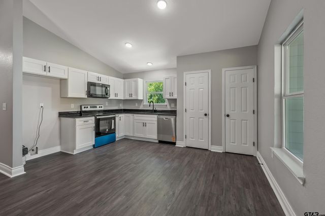 1600 N Spring Ave, Tyler, TX 75701