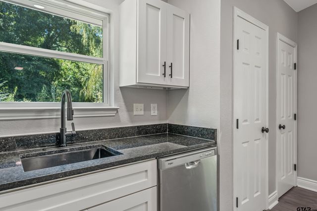 1600 N Spring Ave, Tyler, TX 75701