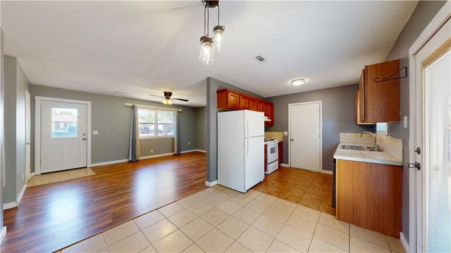 817 N 30th Street, Rogers, AR 72756
