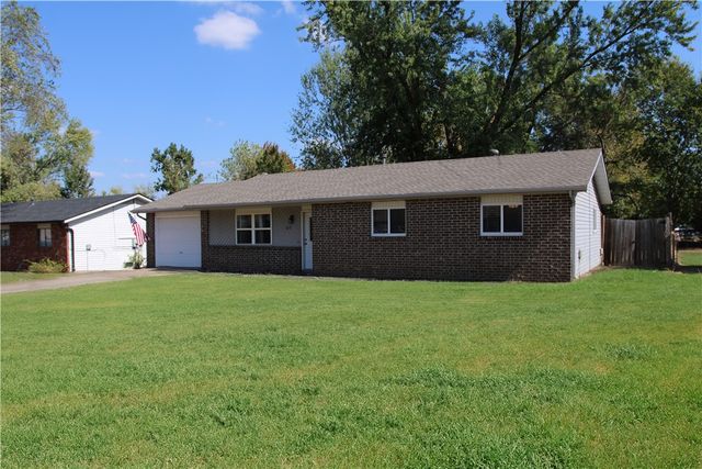 817 N 30th Street, Rogers, AR 72756