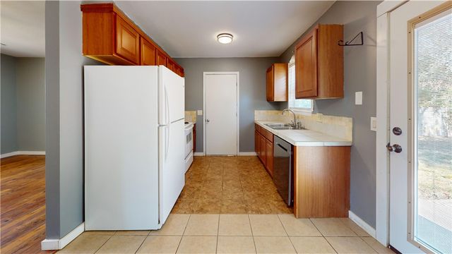 817 N 30th Street, Rogers, AR 72756