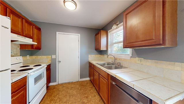 817 N 30th Street, Rogers, AR 72756
