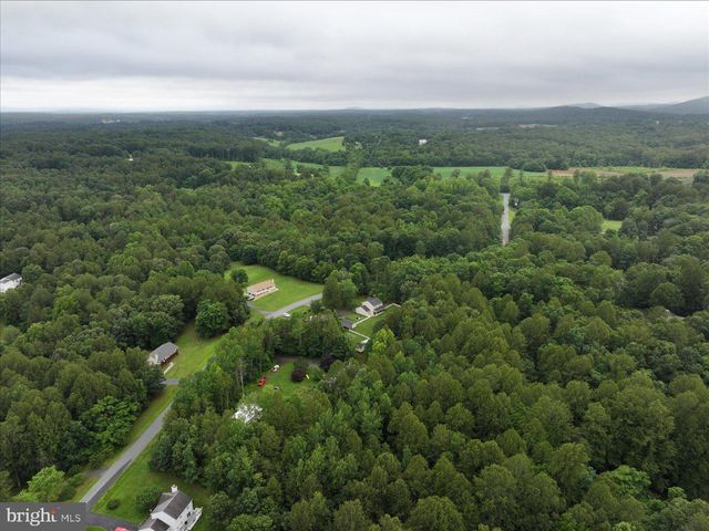 319 FOX HUNTERS LN, Madison, VA 22727