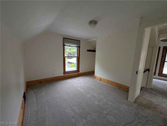 56 Charlotte Street, Akron, OH 44303