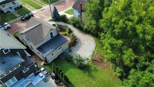 56 Charlotte Street, Akron, OH 44303