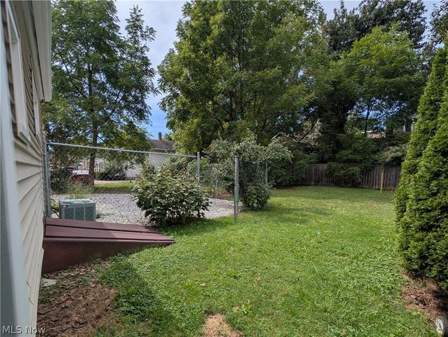 56 Charlotte Street, Akron, OH 44303