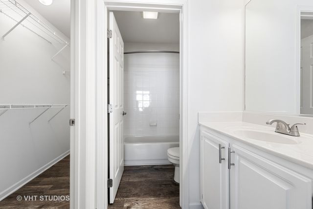 136 Beethoven Court 136, Wheaton, IL 60189