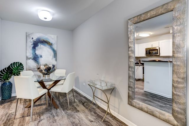 136 Beethoven Court 136, Wheaton, IL 60189