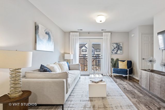 136 Beethoven Court 136, Wheaton, IL 60189