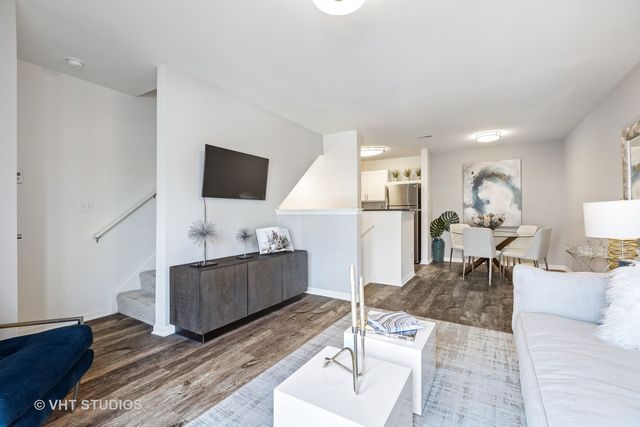 136 Beethoven Court 136, Wheaton, IL 60189