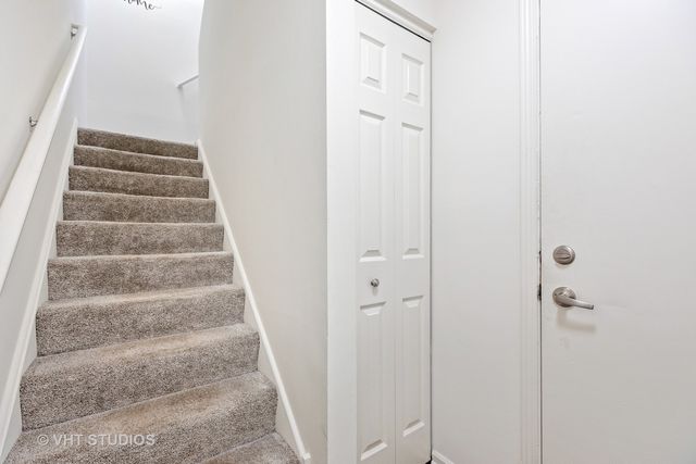 136 Beethoven Court 136, Wheaton, IL 60189