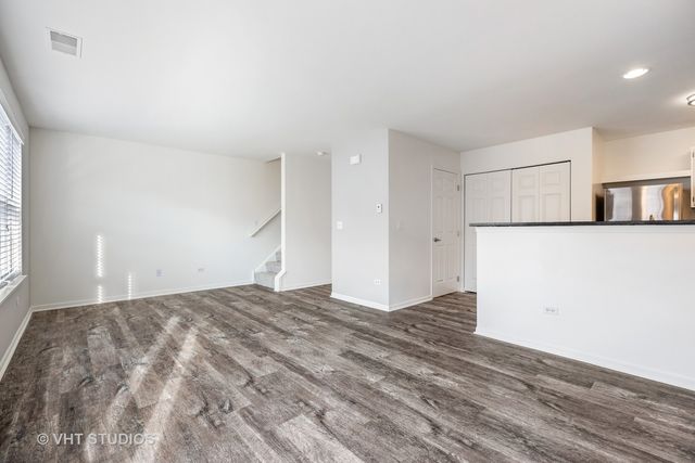 136 Beethoven Court 136, Wheaton, IL 60189